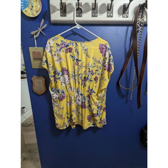 Sz 1 Torrid Button Up Blouse! - Picture 4 of 6